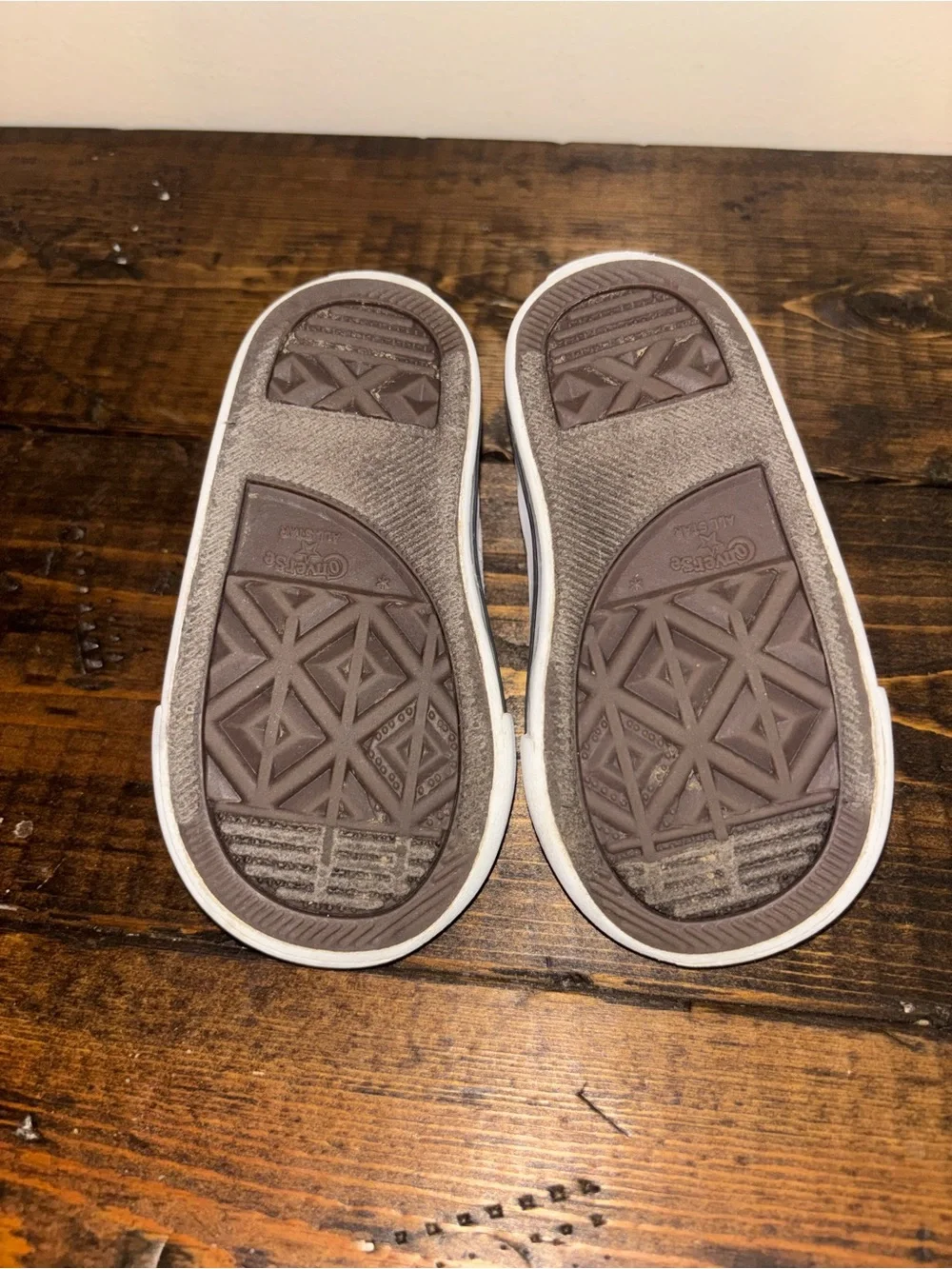 Converse Toddler Pink Low Top Sneakers size 5